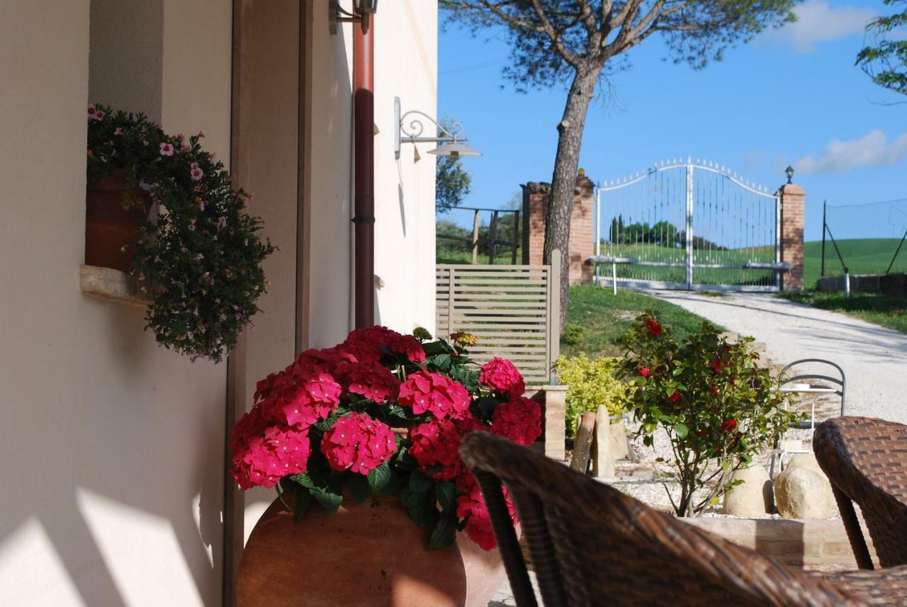 Le Maracla Country House Jesi Exterior foto