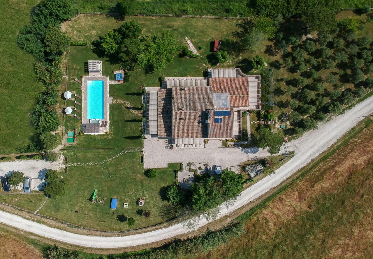 Le Maracla Country House Jesi Exterior foto