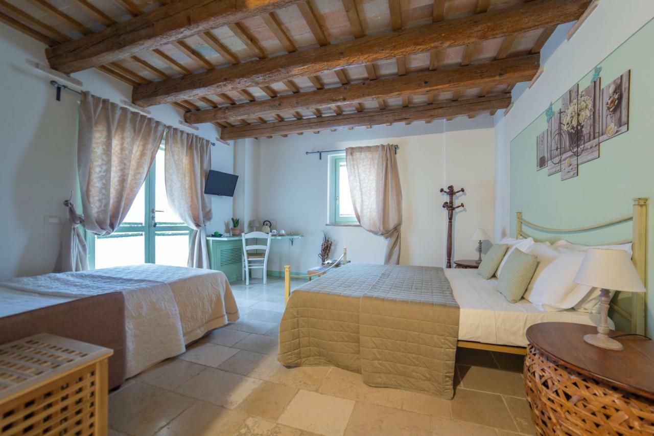Le Maracla Country House Jesi Exterior foto